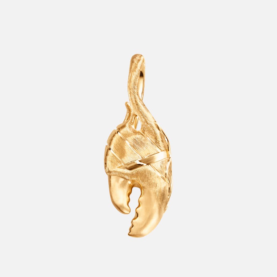 Young Fish Claw pendant large in 18 karat yellow gold | OLE LYNGGAARD COPENHAGEN