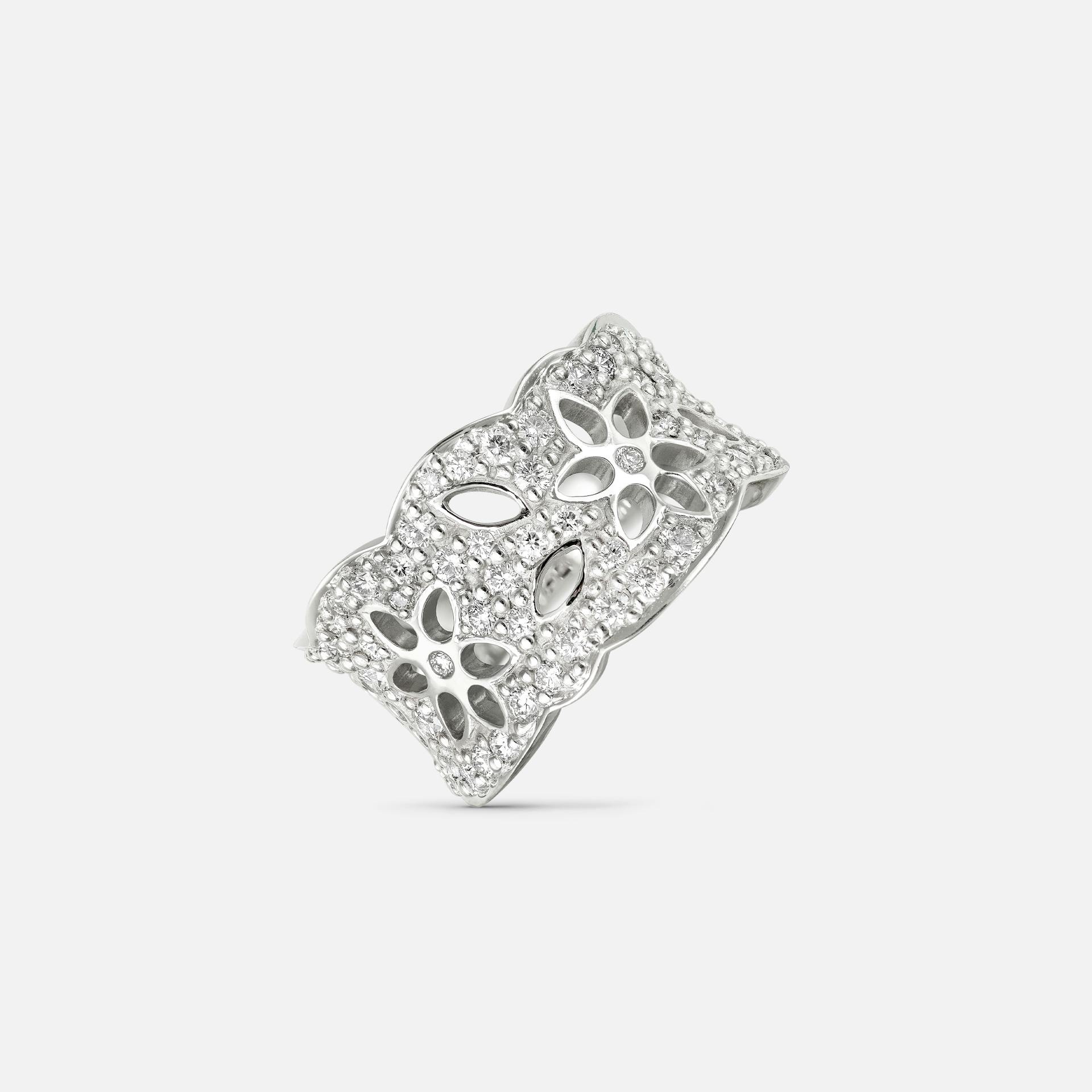 Lace ring i 18 karat hvidguld med diamanter i pavé | Ole Lynggaard Copenhagen