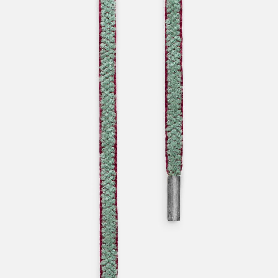 Seidene Chenille Mokuba-Halskettenschnur mit Endstücken in oxidiertem Sterlingsilber  |  Ole Lynggaard Copenhagen    