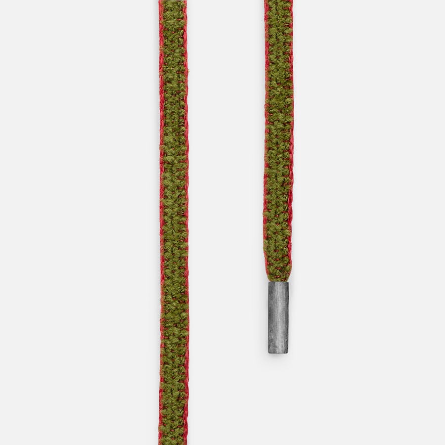 Seidene Chenille Mokuba-Halskettenschnur mit Endstücken in oxidiertem Sterlingsilber  |  Ole Lynggaard Copenhagen  